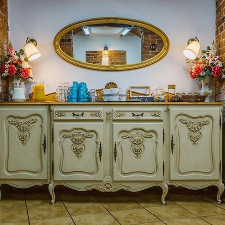 Five Stars Bed&Breakfast Wroclaw Bagian luar foto