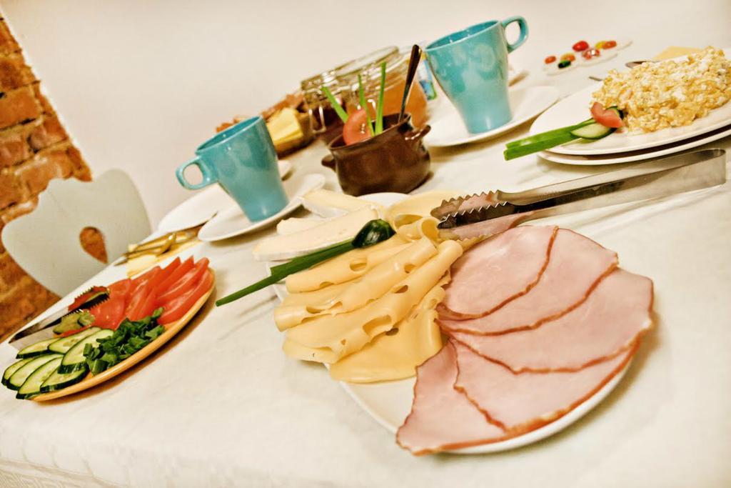 Five Stars Bed&Breakfast Wroclaw Bagian luar foto