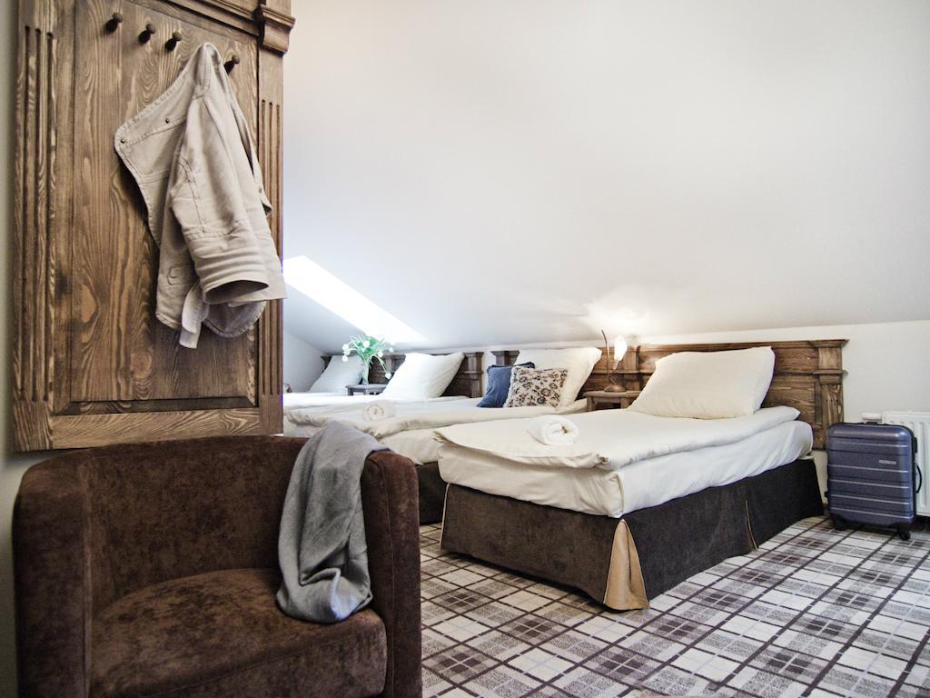 Five Stars Bed&Breakfast Wroclaw Ruang foto