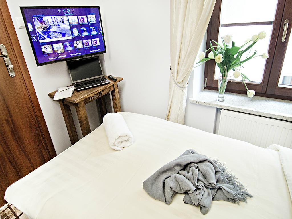 Five Stars Bed&Breakfast Wroclaw Ruang foto