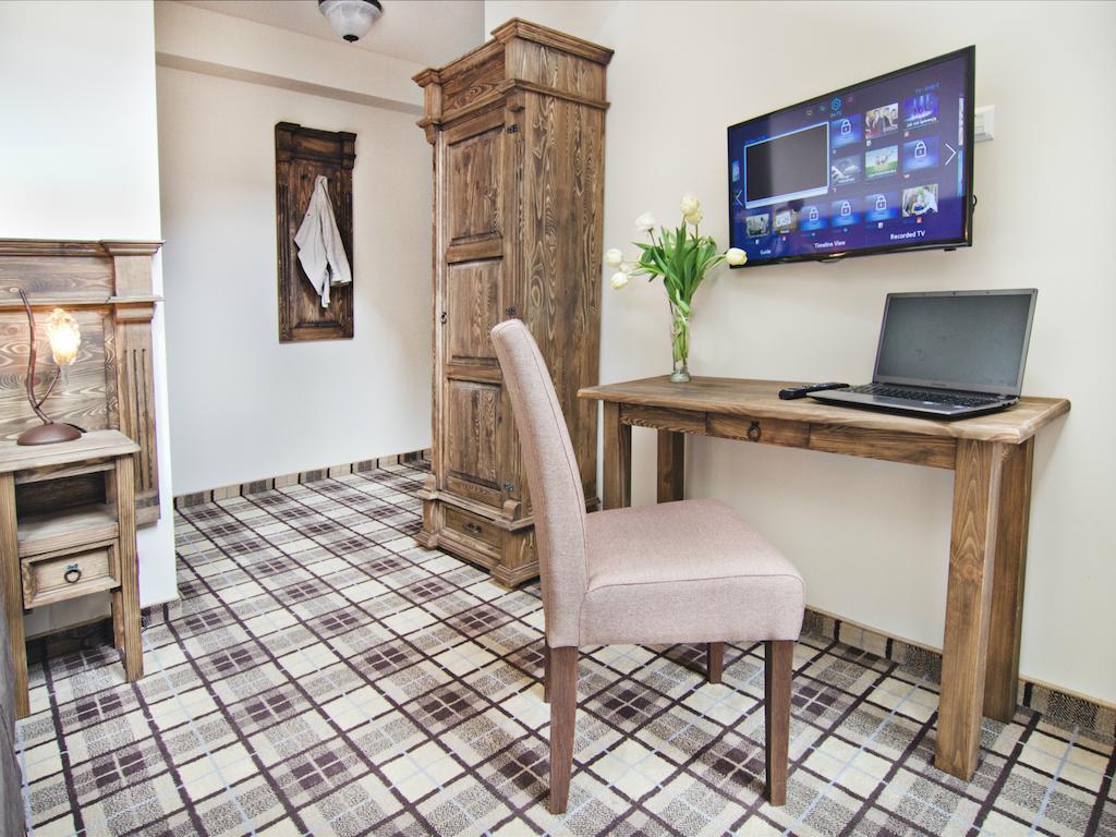 Five Stars Bed&Breakfast Wroclaw Ruang foto