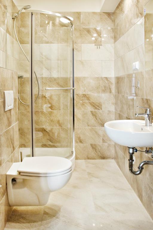 Five Stars Bed&Breakfast Wroclaw Ruang foto