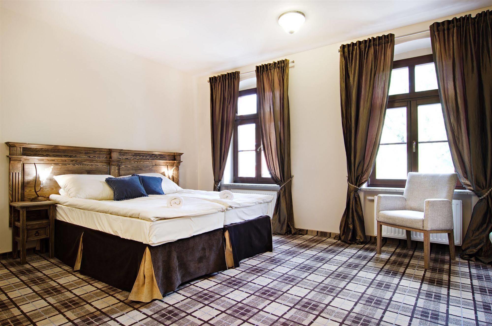 Five Stars Bed&Breakfast Wroclaw Bagian luar foto