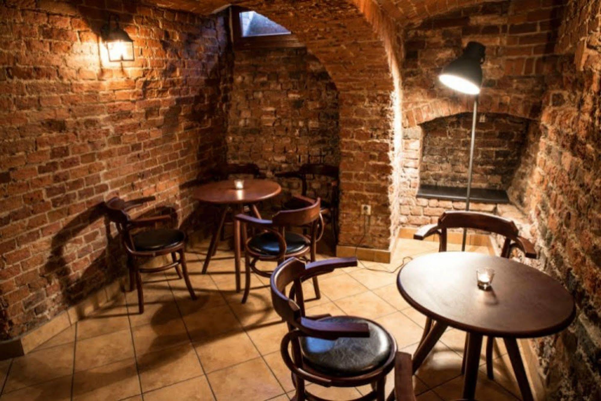 Five Stars Bed&Breakfast Wroclaw Bagian luar foto
