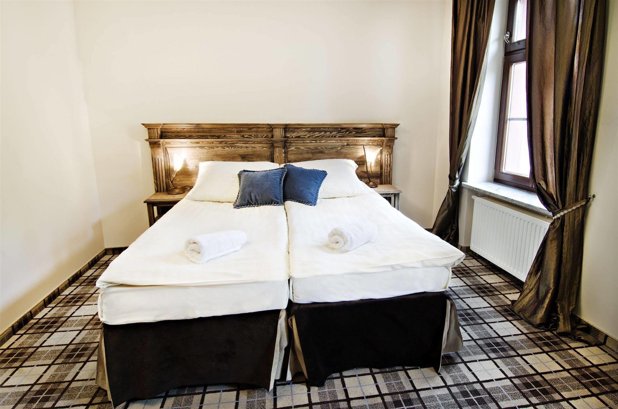 Five Stars Bed&Breakfast Wroclaw Bagian luar foto