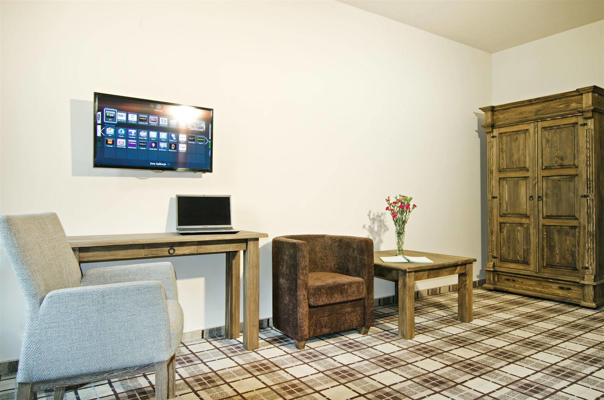 Five Stars Bed&Breakfast Wroclaw Bagian luar foto
