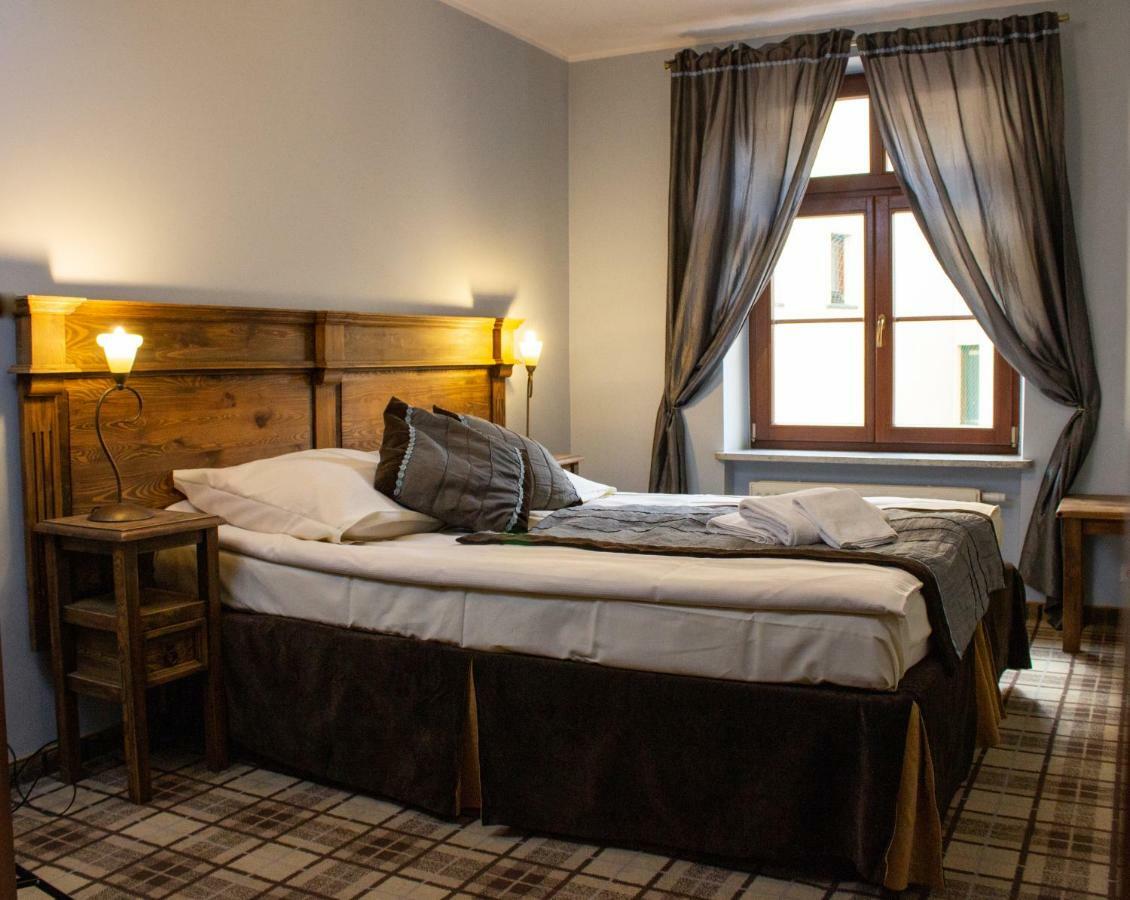 Five Stars Bed&Breakfast Wroclaw Bagian luar foto