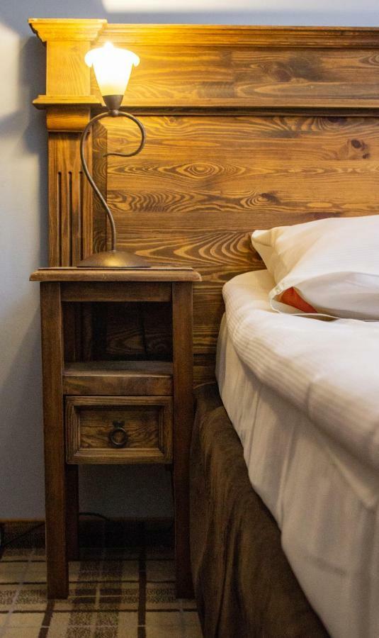 Five Stars Bed&Breakfast Wroclaw Bagian luar foto