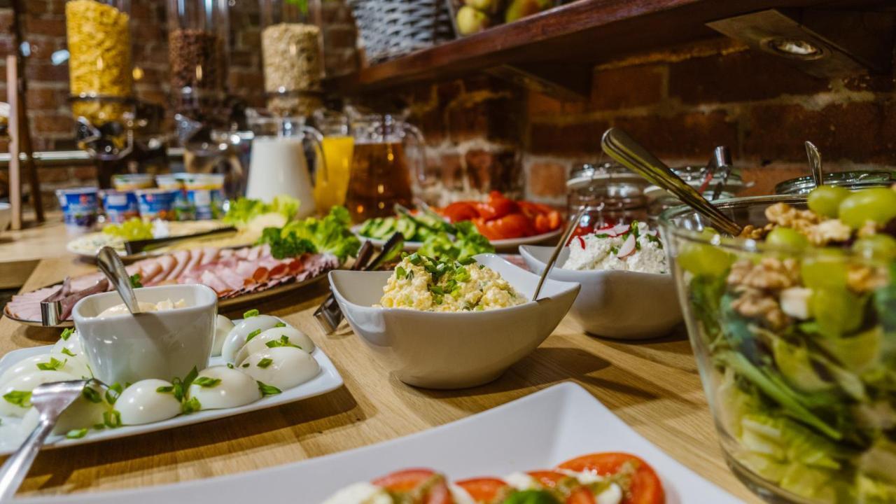 Five Stars Bed&Breakfast Wroclaw Bagian luar foto