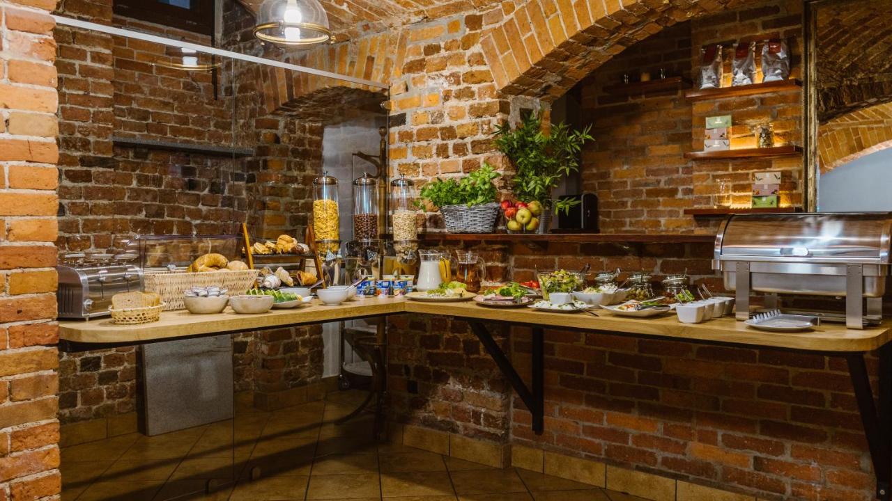 Five Stars Bed&Breakfast Wroclaw Bagian luar foto