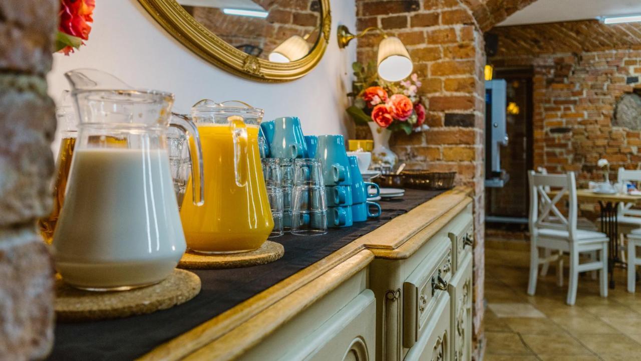 Five Stars Bed&Breakfast Wroclaw Bagian luar foto